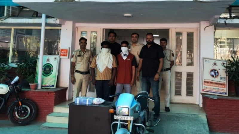 Delhi Man 2 Aides Attempt Armed Robbery To Pay Alimony Arrested